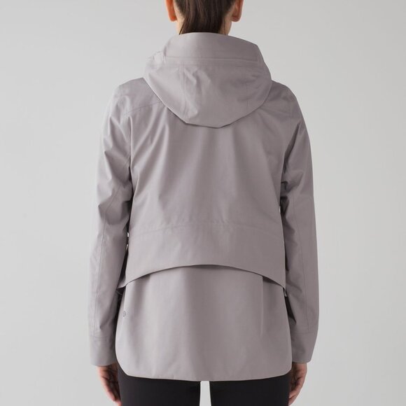 Lululemon Everyday Getaway Jacket Dark Chrome – VEUC! – Size 8 - Picture 1 of 15